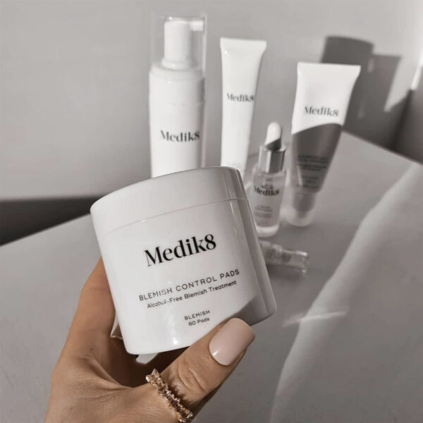 Medik8 Blemish Control Pads - Imagen 2
